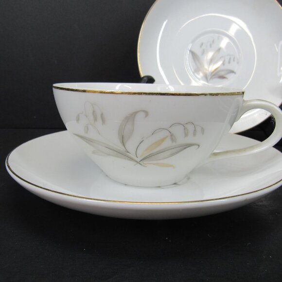 Kaysons Fine China Japan Golden Rhapsody 1961 (1) 6 Oz Teacup and 7 Saucers - Picture 2 of 7